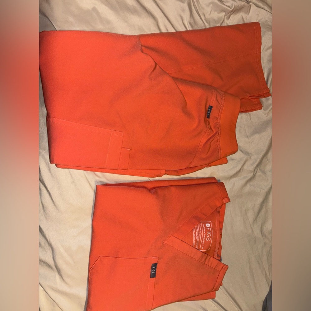 Figs Scrub Set - image 1